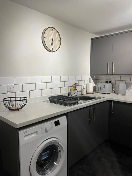 Cedar House - 2 Bed House With Free Parking In Town Centre! By Shortstays4U Кингс-Линн Экстерьер фото